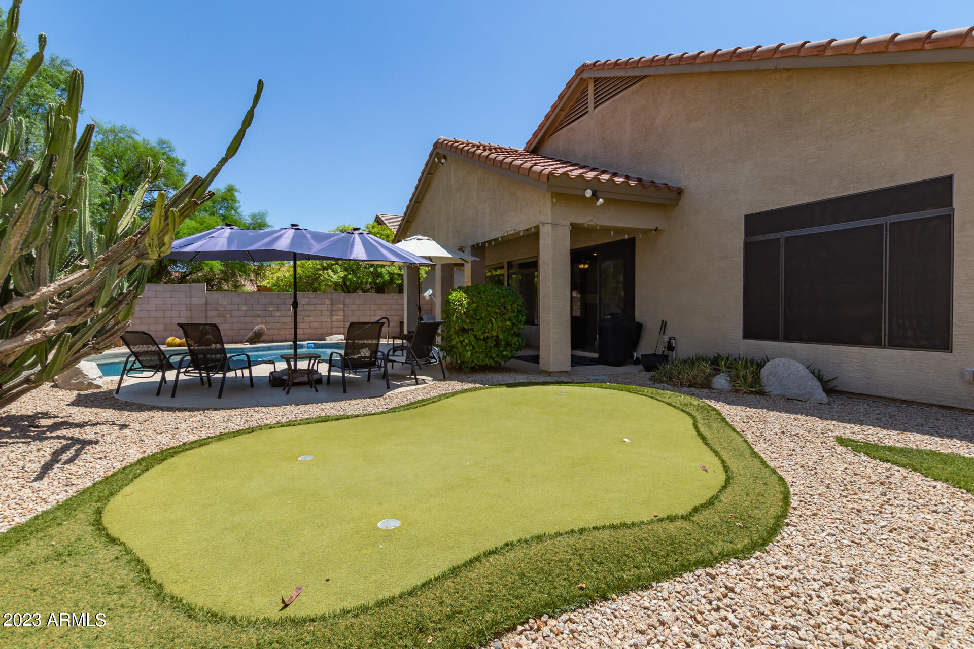 4506 East Jaeger Road Phoenix, AZ 85050 - Photo 36 of 47 Practice your put!