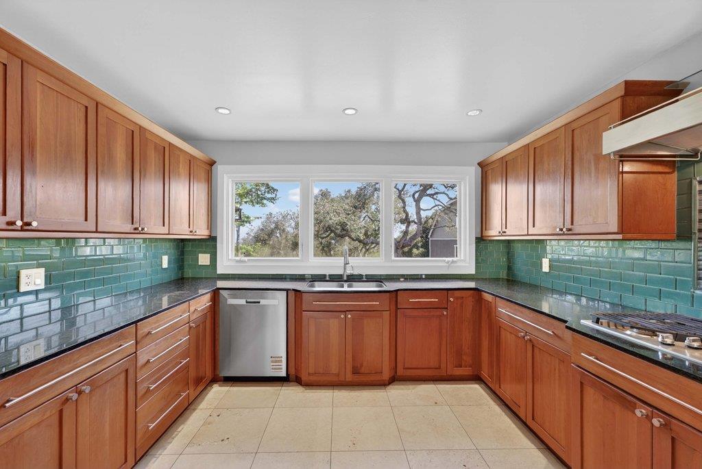 505 Hidden Valley Road Watsonville, CA 95076 - Photo 14 of 72