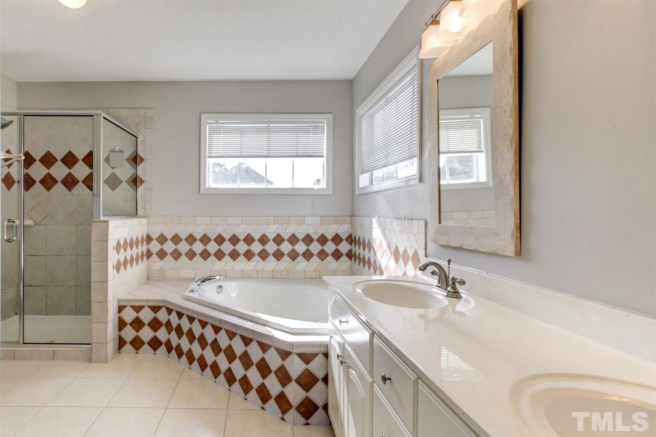 2317 Bolingbrook Lane Raleigh, NC 27613 - Photo 18 of 28