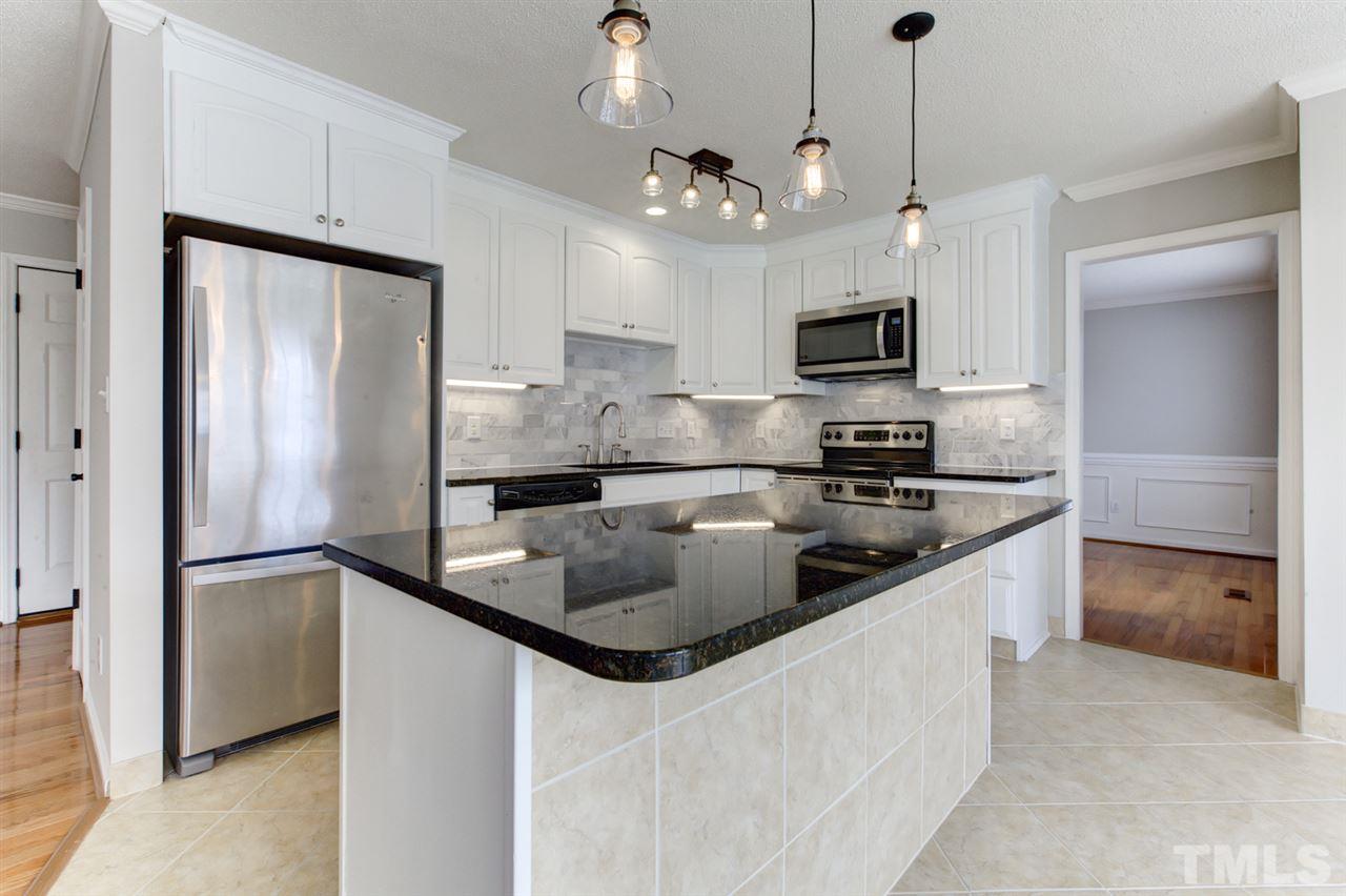 2317 Bolingbrook Lane Raleigh, NC 27613 - Photo 7 of 28