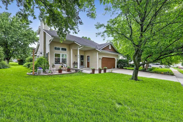 $499,900 | 610 Nordic Trail, Stoughton, WI 53589