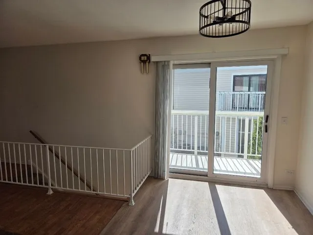 $2,100 | 724 Whitesail Drive, Schaumburg, IL 60194