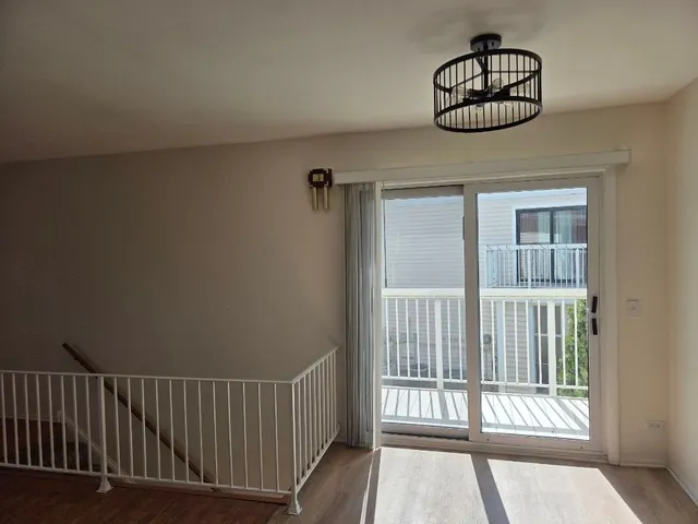 $2,100 | 724 Whitesail Drive, Schaumburg, IL 60194