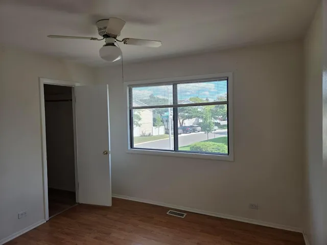 $2,100 | 724 Whitesail Drive, Schaumburg, IL 60194