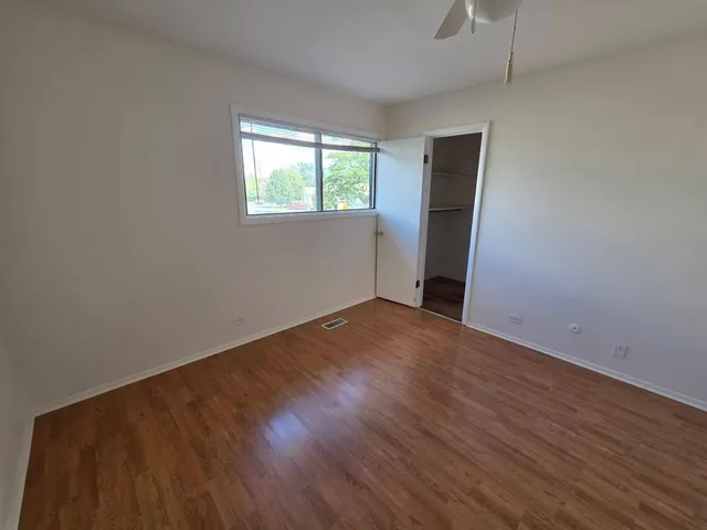 $2,100 | 724 Whitesail Drive, Schaumburg, IL 60194