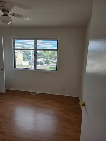 $2,100 | 724 Whitesail Drive, Schaumburg, IL 60194