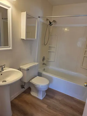 $2,100 | 724 Whitesail Drive, Schaumburg, IL 60194