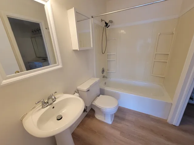 $2,100 | 724 Whitesail Drive, Schaumburg, IL 60194