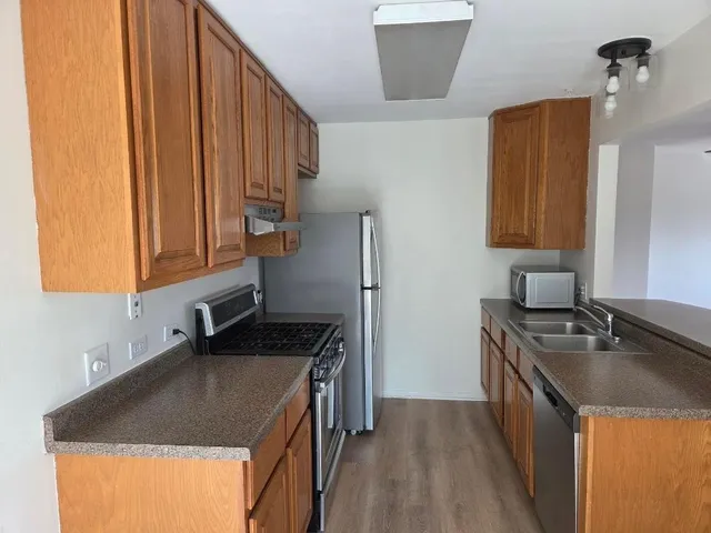 $2,100 | 724 Whitesail Drive, Schaumburg, IL 60194