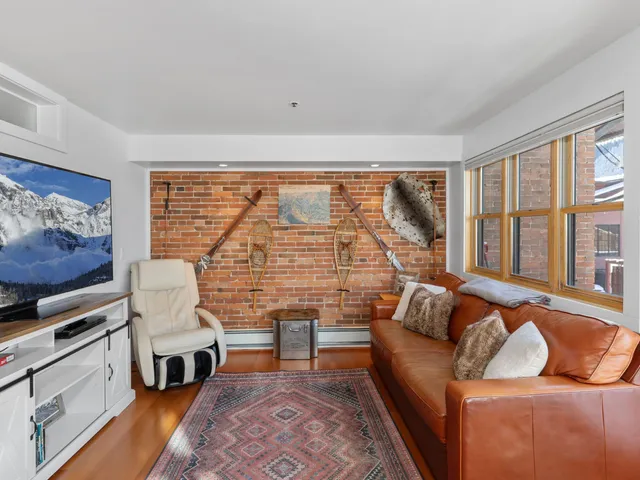 a view of a dry yard