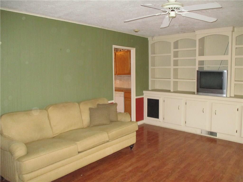2109 Ruth Drive Indianapolis, IN 46240 - Photo 3 of 25 Gallery Image 3
