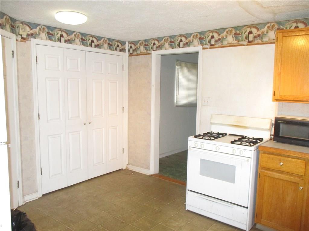 2109 Ruth Drive Indianapolis, IN 46240 - Photo 9 of 25 Gallery Image 9