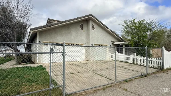 $630,000 | Undisclosed Address, Bakersfield, CA 93306