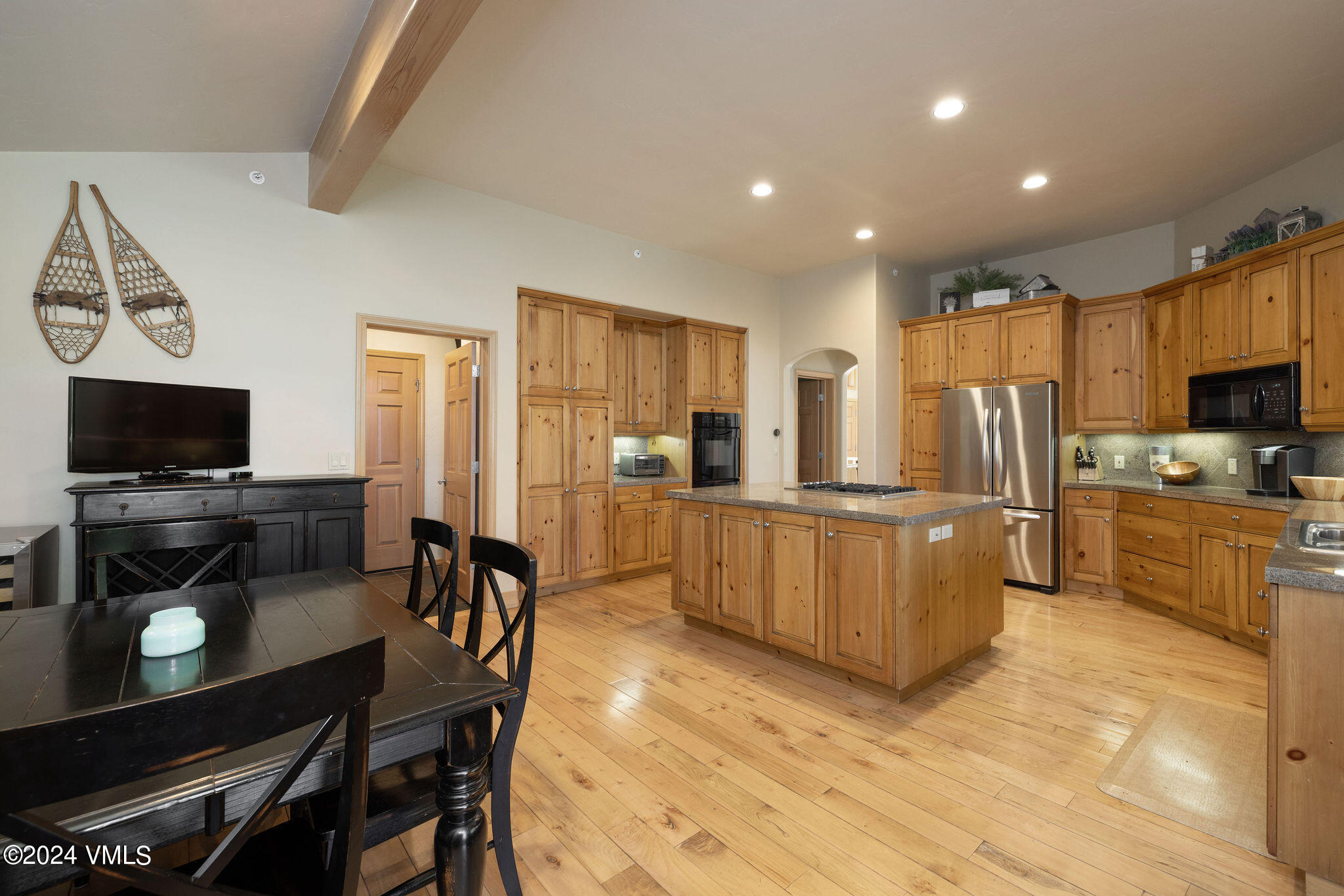 44 Rodeo Drive Edwards, CO 81632 - Photo 6 of 25 44_rodeo_dr_interior_kitchen_b