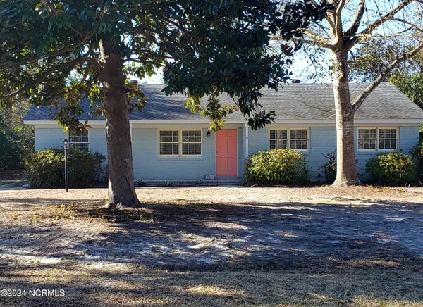 $2,300 | 809 Shakespeare Drive, Wilmington, NC 28405