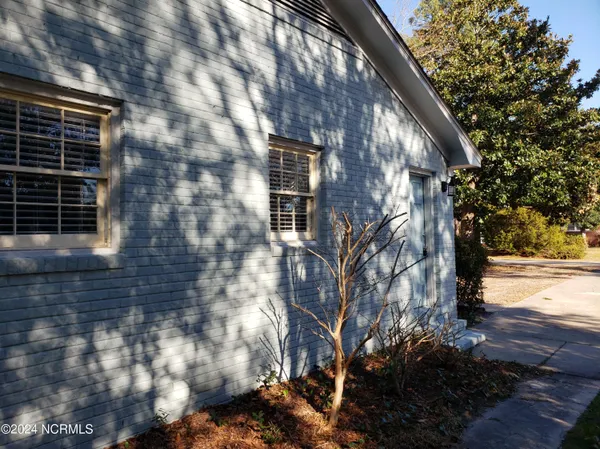 $2,300 | 809 Shakespeare Drive, Wilmington, NC 28405