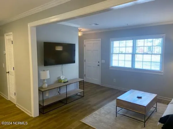 $2,300 | 809 Shakespeare Drive, Wilmington, NC 28405