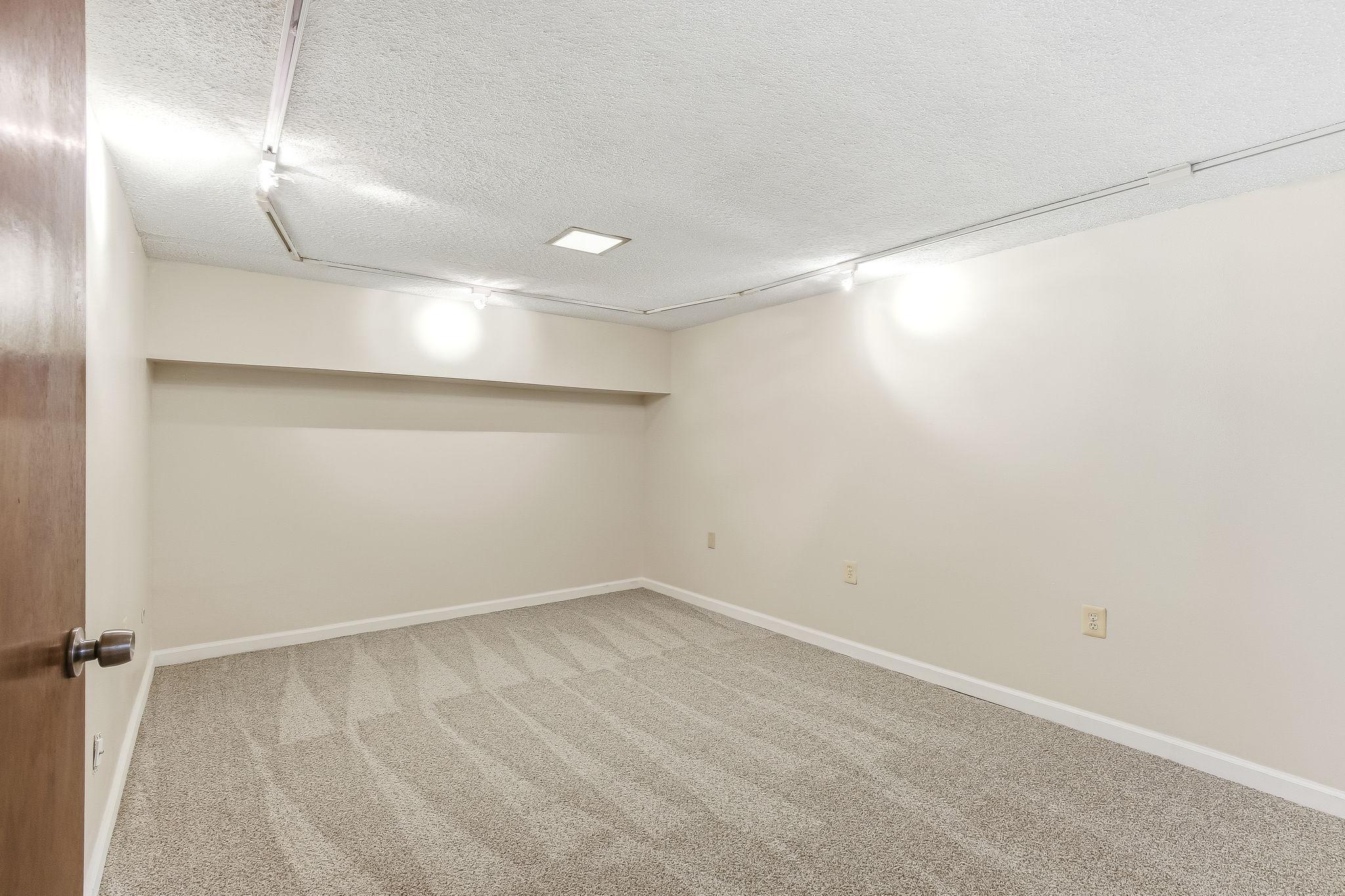 6481 Rath Drive St. Paul, MN 55125 - Photo 22 of 30