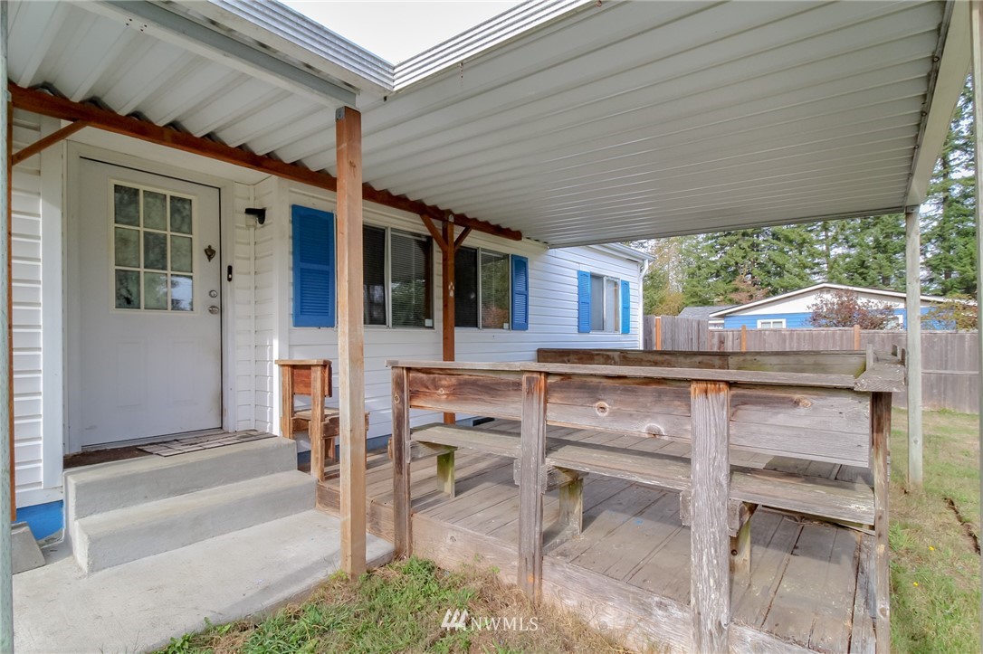 3990 Sunnyslope Road Southwest Port Orchard, WA 98367 - Photo 2 of 21 Gallery Image 2