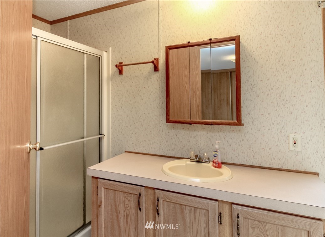 3990 Sunnyslope Road Southwest Port Orchard, WA 98367 - Photo 12 of 21 Gallery Image 12