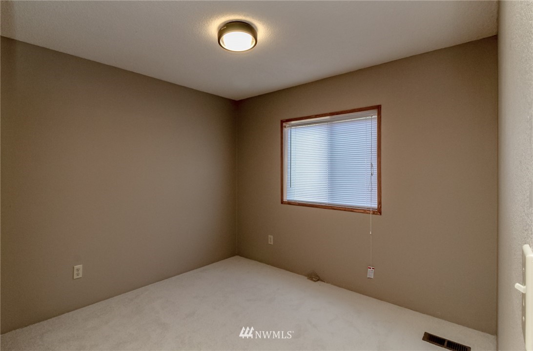 3990 Sunnyslope Road Southwest Port Orchard, WA 98367 - Photo 17 of 21 Gallery Image 17