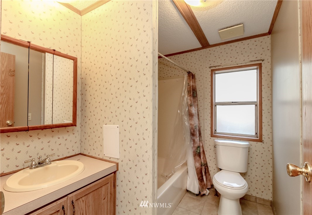 3990 Sunnyslope Road Southwest Port Orchard, WA 98367 - Photo 19 of 21 Gallery Image 19