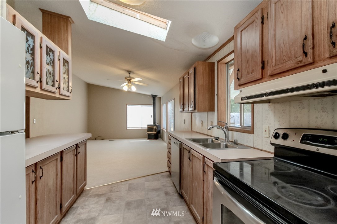 3990 Sunnyslope Road Southwest Port Orchard, WA 98367 - Photo 6 of 21 Gallery Image 6