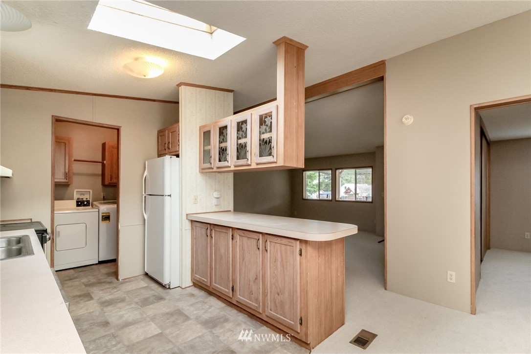 3990 Sunnyslope Road Southwest Port Orchard, WA 98367 - Photo 7 of 21 Gallery Image 7