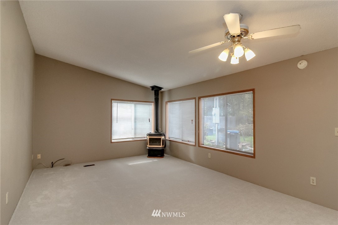 3990 Sunnyslope Road Southwest Port Orchard, WA 98367 - Photo 8 of 21 Gallery Image 8