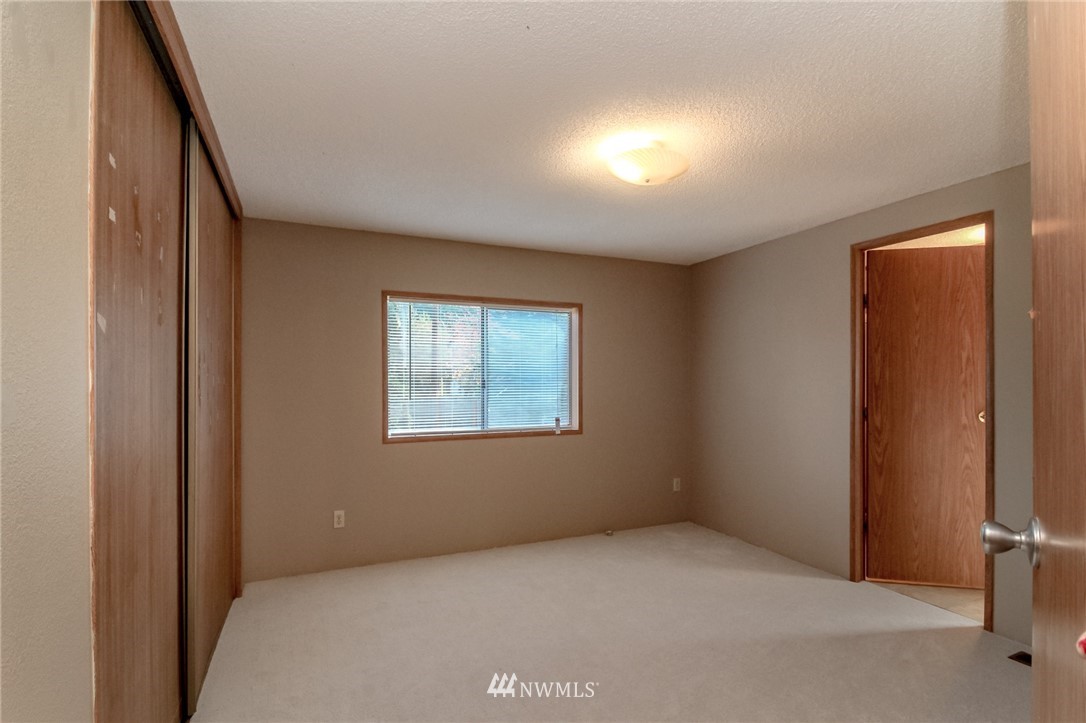 3990 Sunnyslope Road Southwest Port Orchard, WA 98367 - Photo 10 of 21 Gallery Image 10