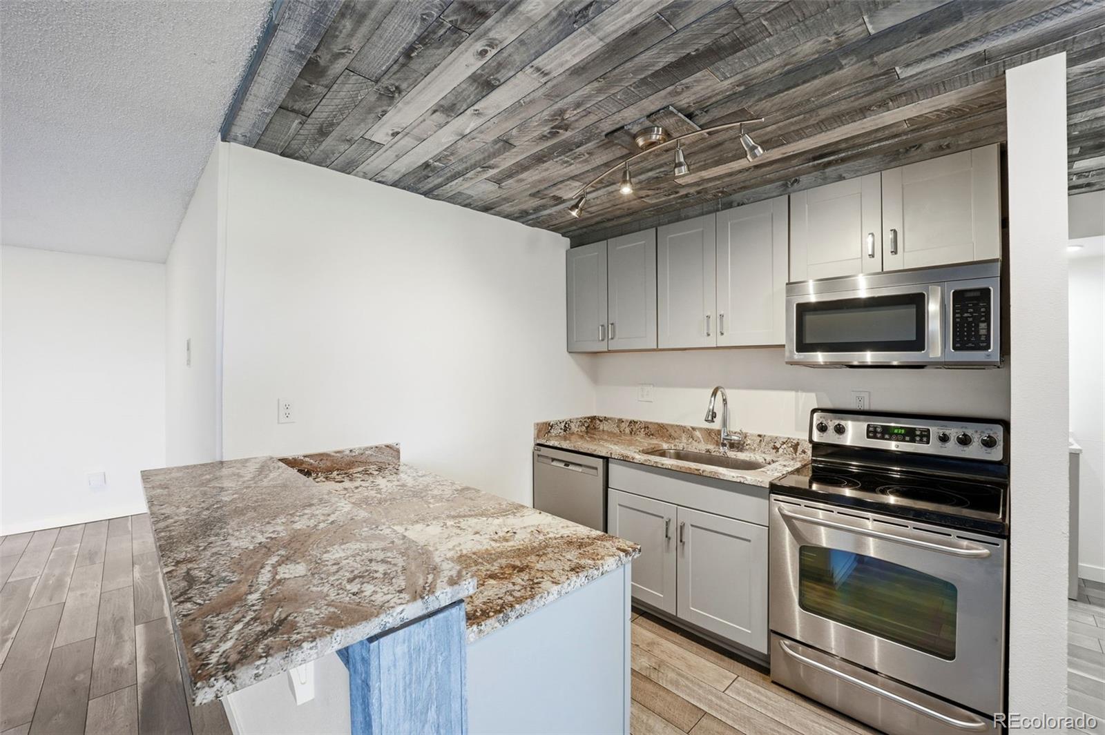 2 Adams Street, Unit 603 Denver, CO 80206 - Photo 32 of 48