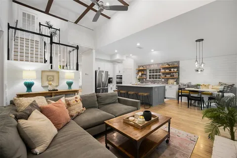 $995,000 | 6022 Prospect Avenue, Dallas, TX 75206
