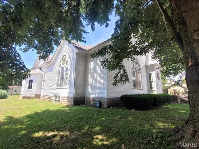 $75,000 | 215 South Pine Street, Irving, IL 62051