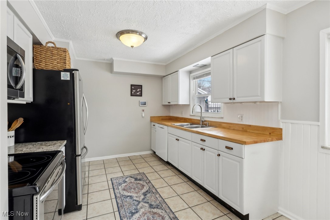 619 Kenilworth Road Bay Village, OH 44140 - Photo 15 of 44