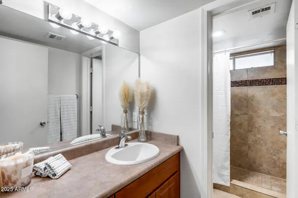 $249,950 | 1880 East Morten Avenue, Unit 121, Phoenix, AZ 85020