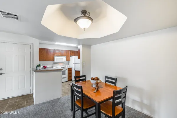 $249,950 | 1880 East Morten Avenue, Unit 121, Phoenix, AZ 85020