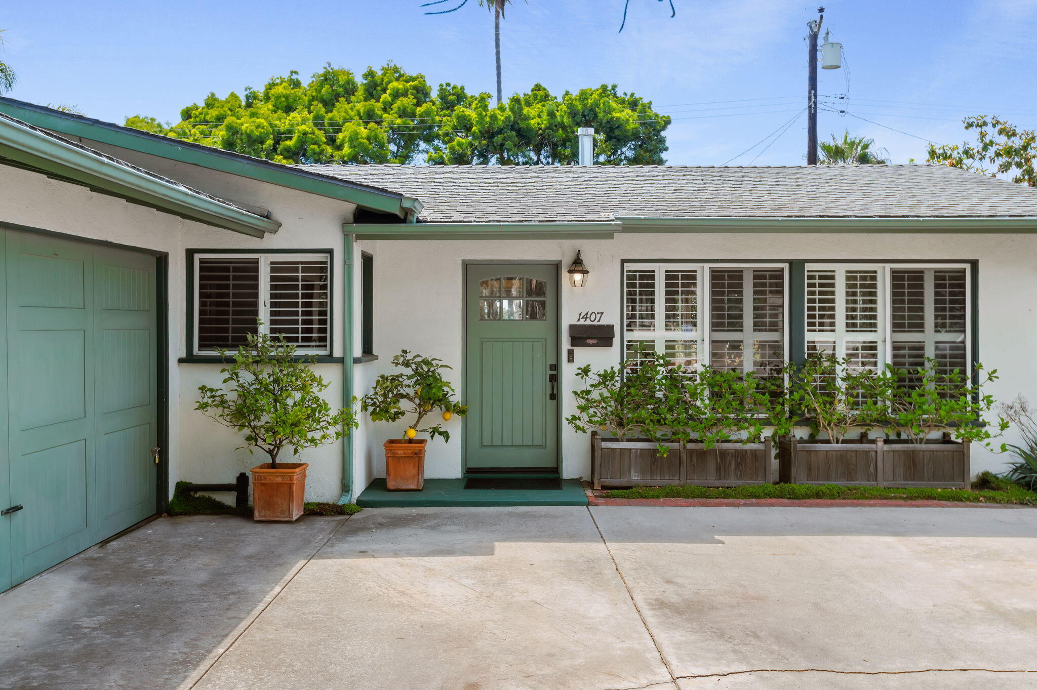 1407 Linden Avenue Carpinteria, CA 93013 - Photo 3 of 24 Front of house