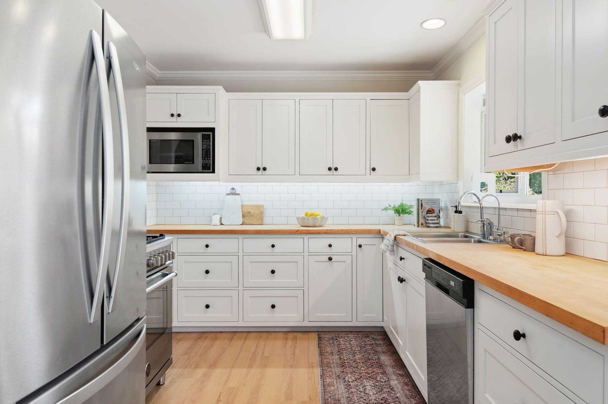 1407 Linden Avenue Carpinteria, CA 93013 - Photo 8 of 24 Kitchen