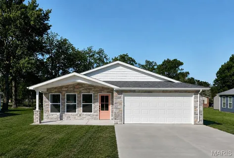 $275,000 | 113 Illinois Street, New Florence, MO 63363
