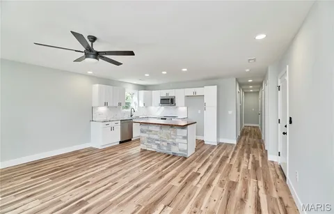 $275,000 | 113 Illinois Street, New Florence, MO 63363