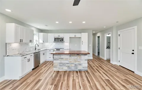 $275,000 | 113 Illinois Street, New Florence, MO 63363