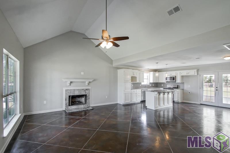 10646 Eagle Crest Road Denham Springs, LA 70726 - Photo 4 of 16 Gallery Image 4