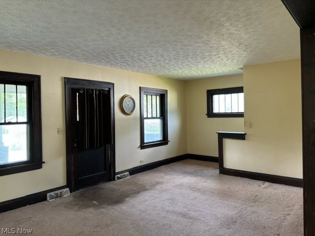 8526 Fosdick Road Cleveland, OH 44125 - Photo 4 of 25 Living room