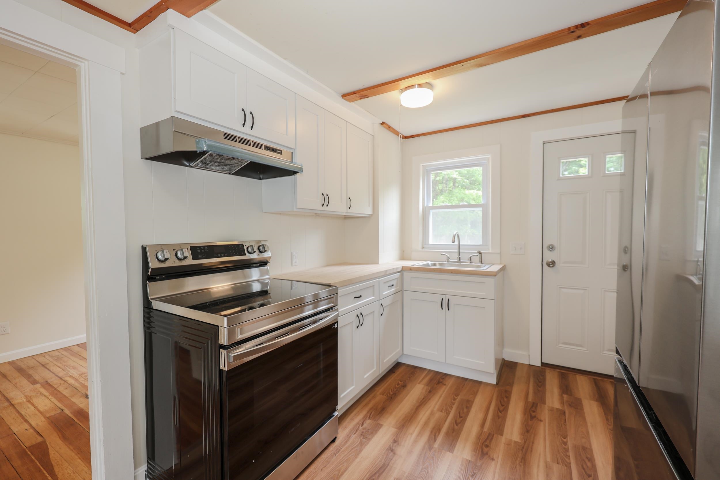 171 Eastern Avenue Rochester, NH 03867 - Photo 10 of 28