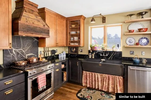 $899,000 | 978 Wiscasset Road, Boothbay, ME 04537