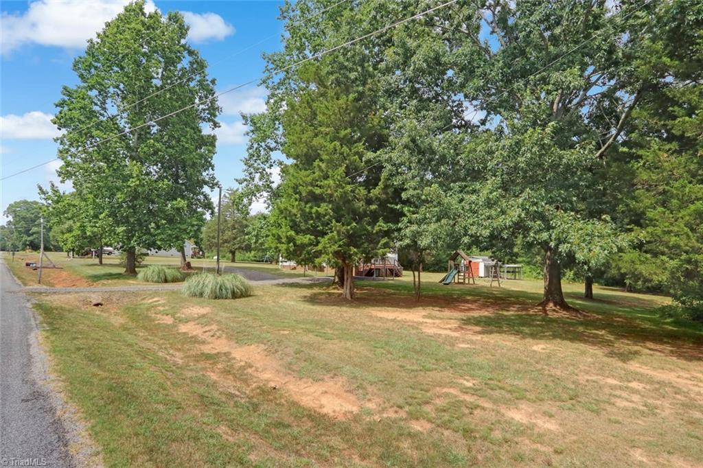 235 Newton Road Ruffin, NC 27326 - Photo 4 of 34