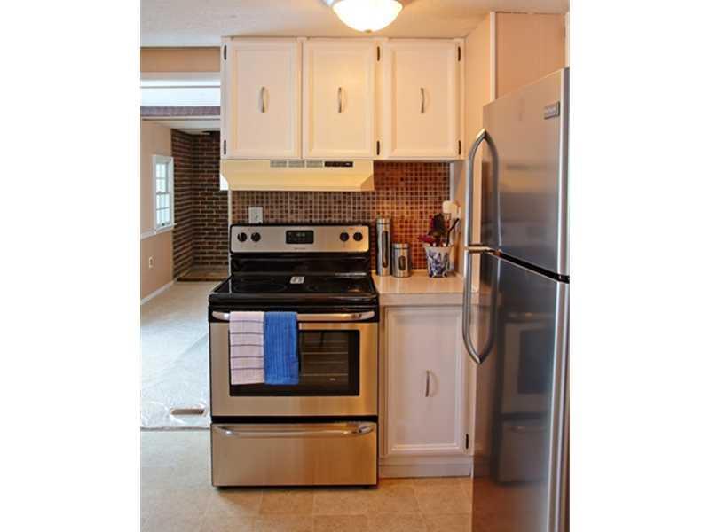200 Day Road Brewer, ME 04412 - Photo 6 of 12 Kitchen.