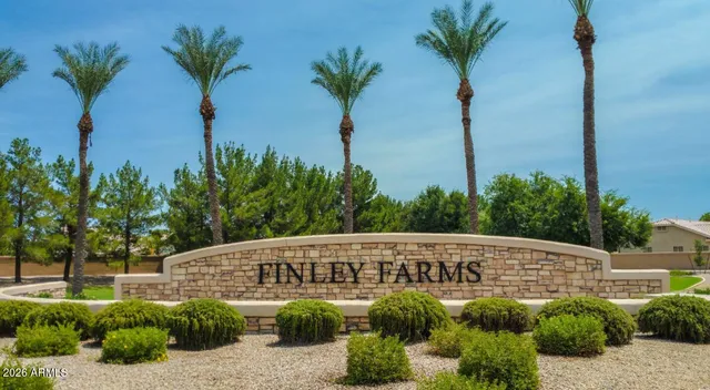 $2,695 | 2108 East Appaloosa Road, Gilbert, AZ 85296