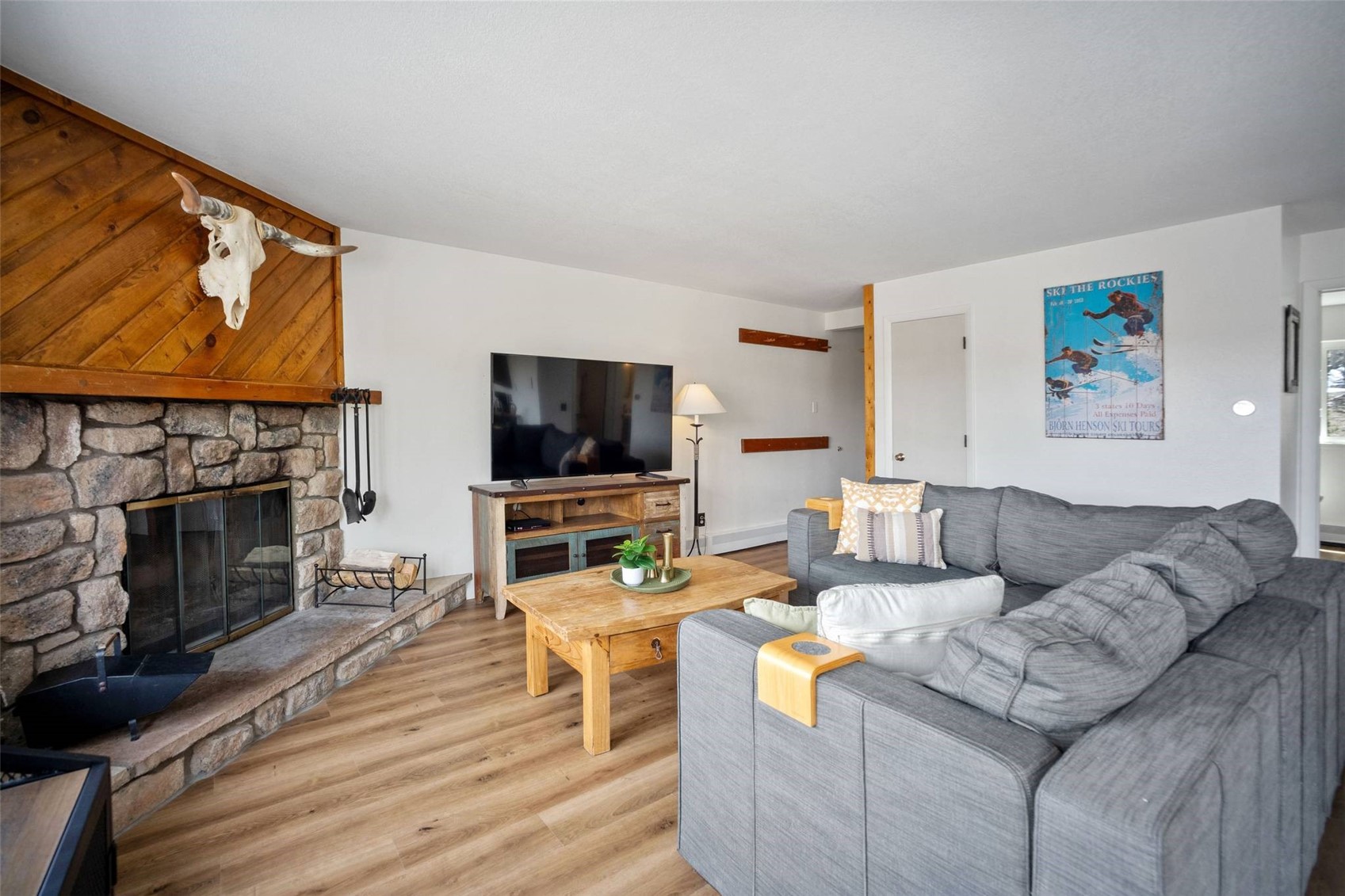 9876 Ryan Gulch Road, Unit 206 Silverthorne, CO 80498 - Photo 5 of 43