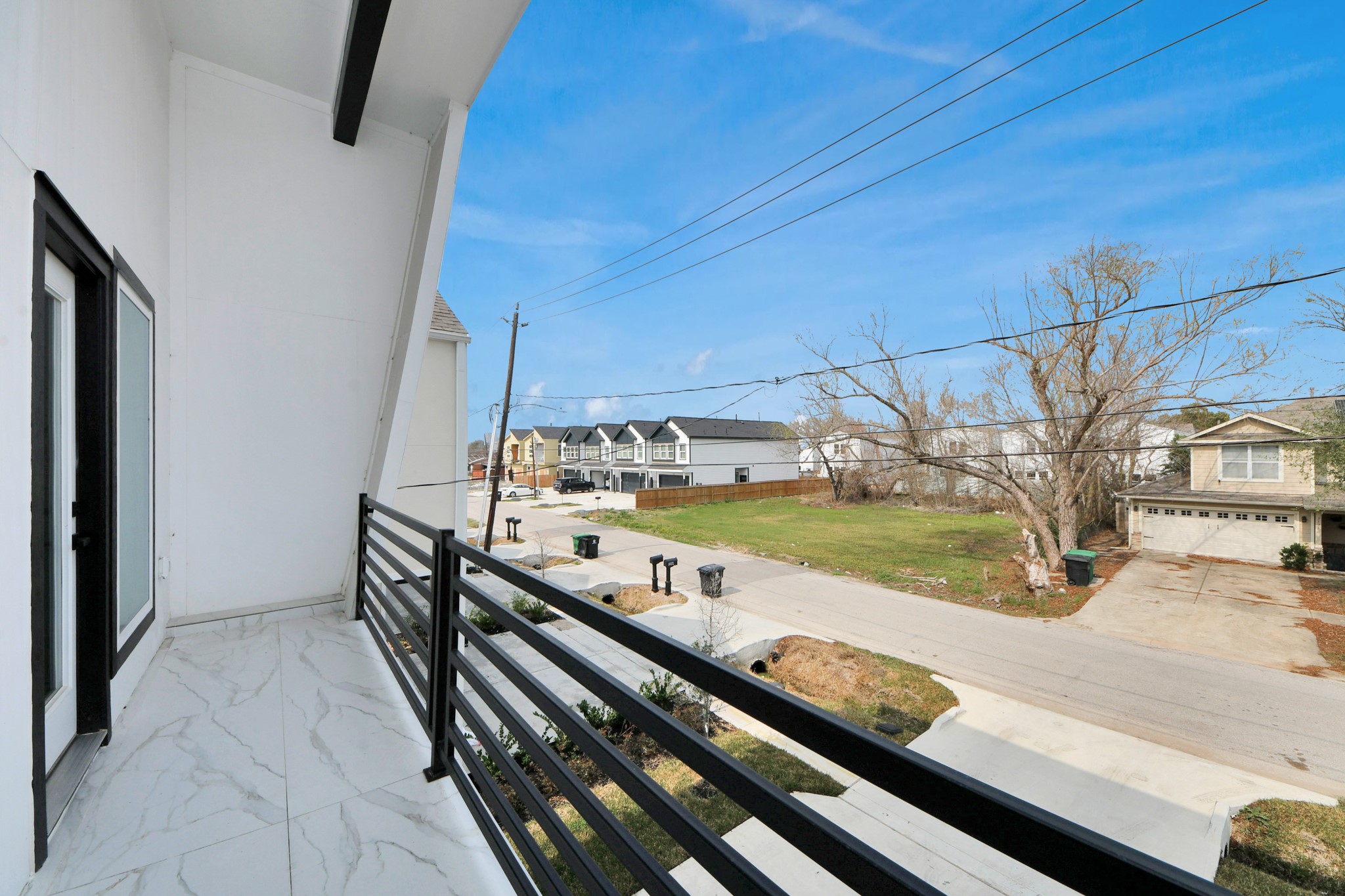 3524 Rebecca Street Houston, TX 77021 - Photo 35 of 46 bedroom #2 balcony